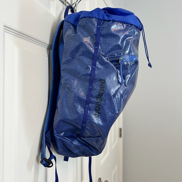 Patagonia Lightweight Black Hole Cinch Pack 20L Backpack Blue - Picture 2 of 8
